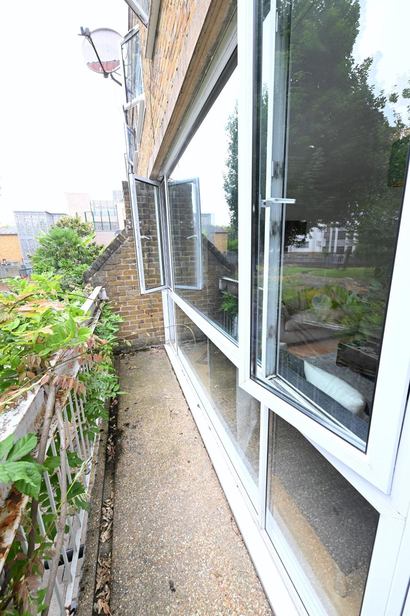 4 Bedroom Patio House Regent'S Park - Parking ロンドン エクステリア 写真
