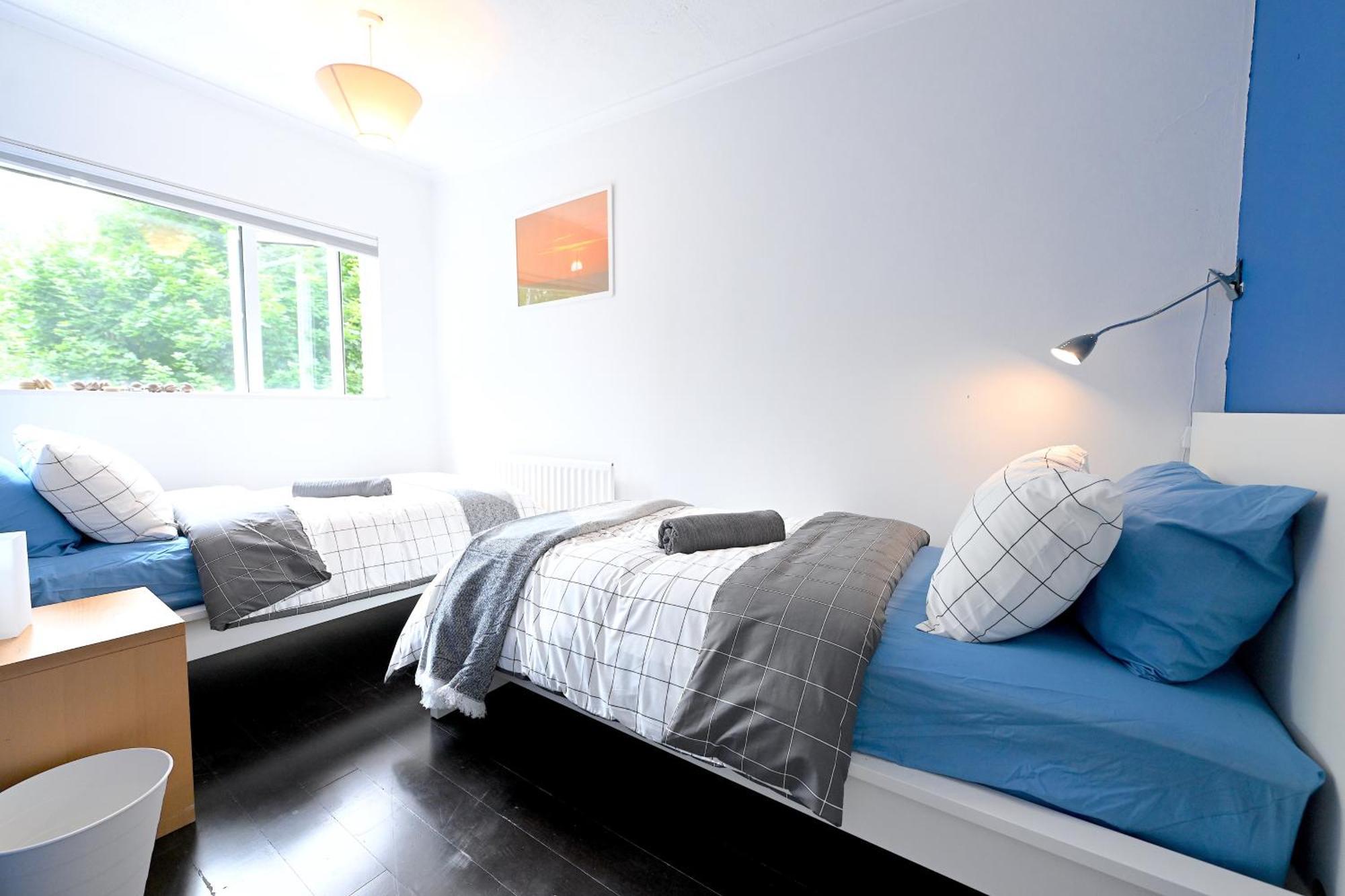 4 Bedroom Patio House Regent'S Park - Parking ロンドン エクステリア 写真