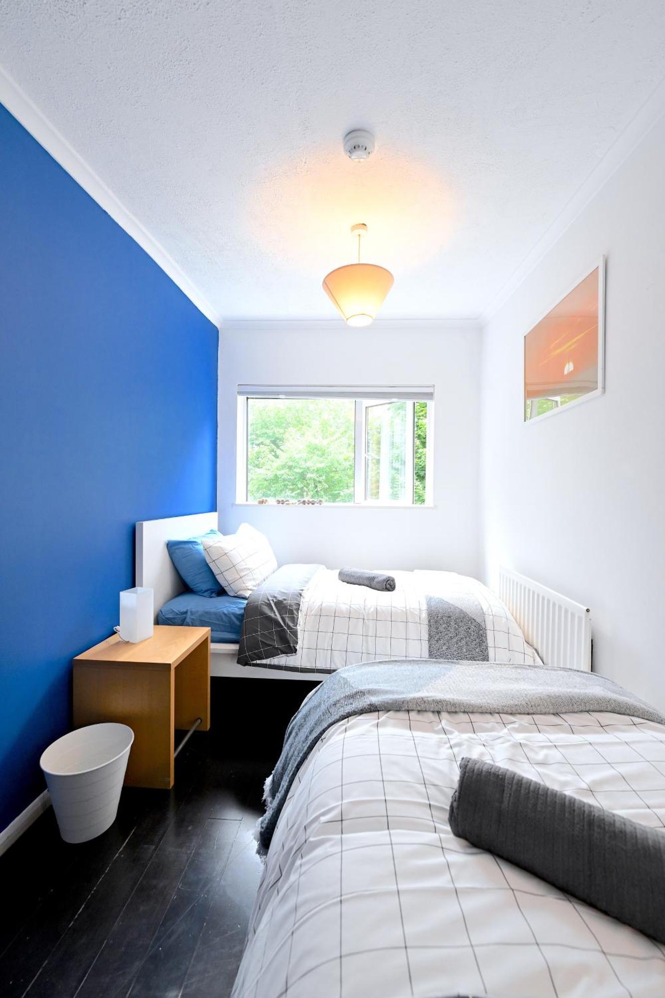 4 Bedroom Patio House Regent'S Park - Parking ロンドン エクステリア 写真