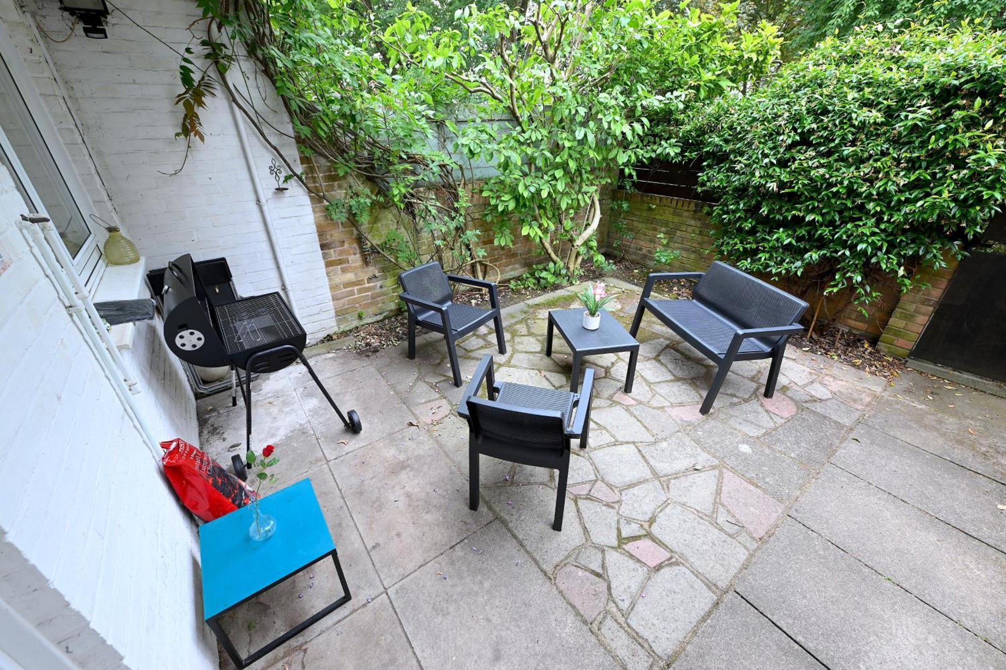 4 Bedroom Patio House Regent'S Park - Parking ロンドン エクステリア 写真